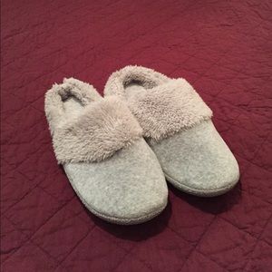 gray fleece slippers